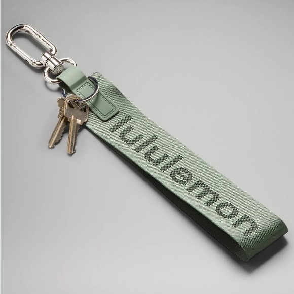 Lululemon Never Lost Keychain- Grey Eucalyptus/Legacy Green - Picture 1 of 5